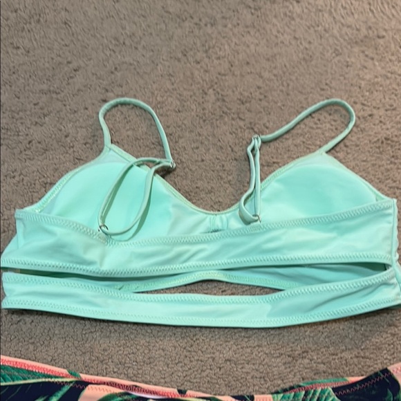 Lot of 3 Swimsuits Size M - Picture 6 of 8